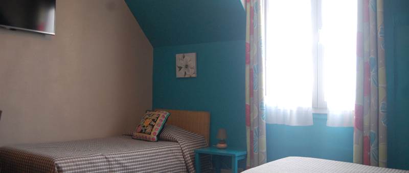 Chambre 3 petits lits HJB proche du jardin du Luxembourg